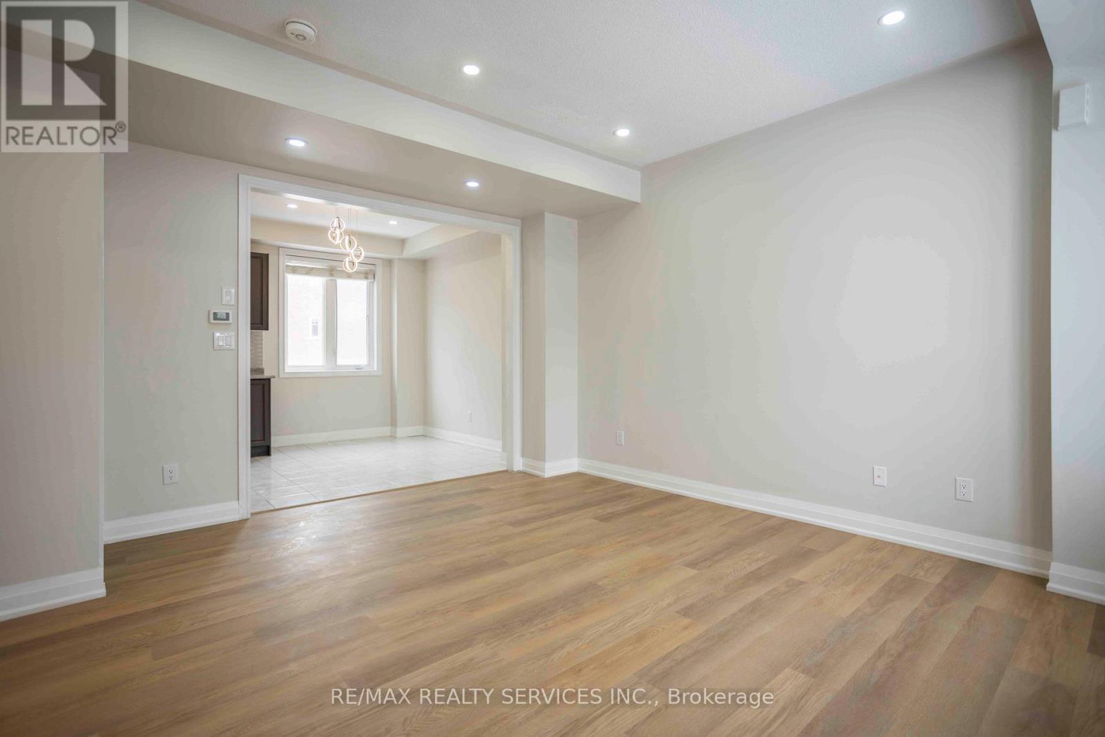 5 Sprucewood Road, Brampton, Ontario  L6Z 0J3 - Photo 11 - W12888612