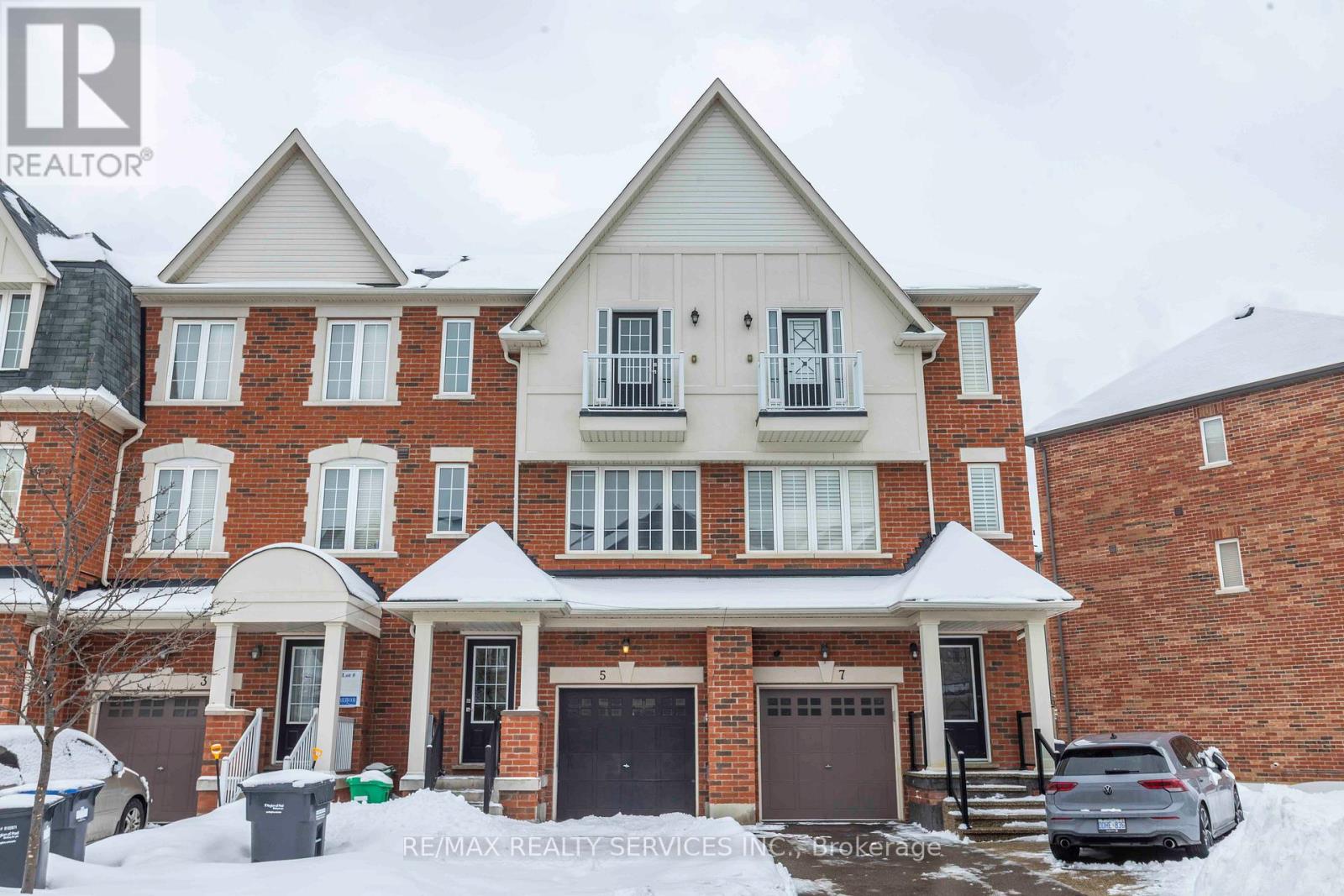 5 Sprucewood Road, Brampton, Ontario  L6Z 0J3 - Photo 2 - W12888612