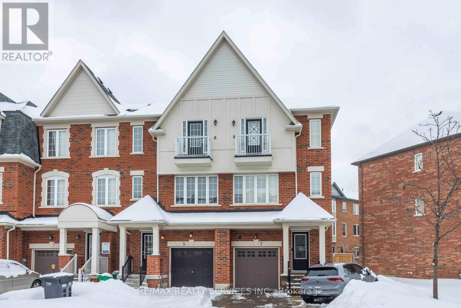 5 Sprucewood Road, Brampton, Ontario  L6Z 0J3 - Photo 3 - W12888612