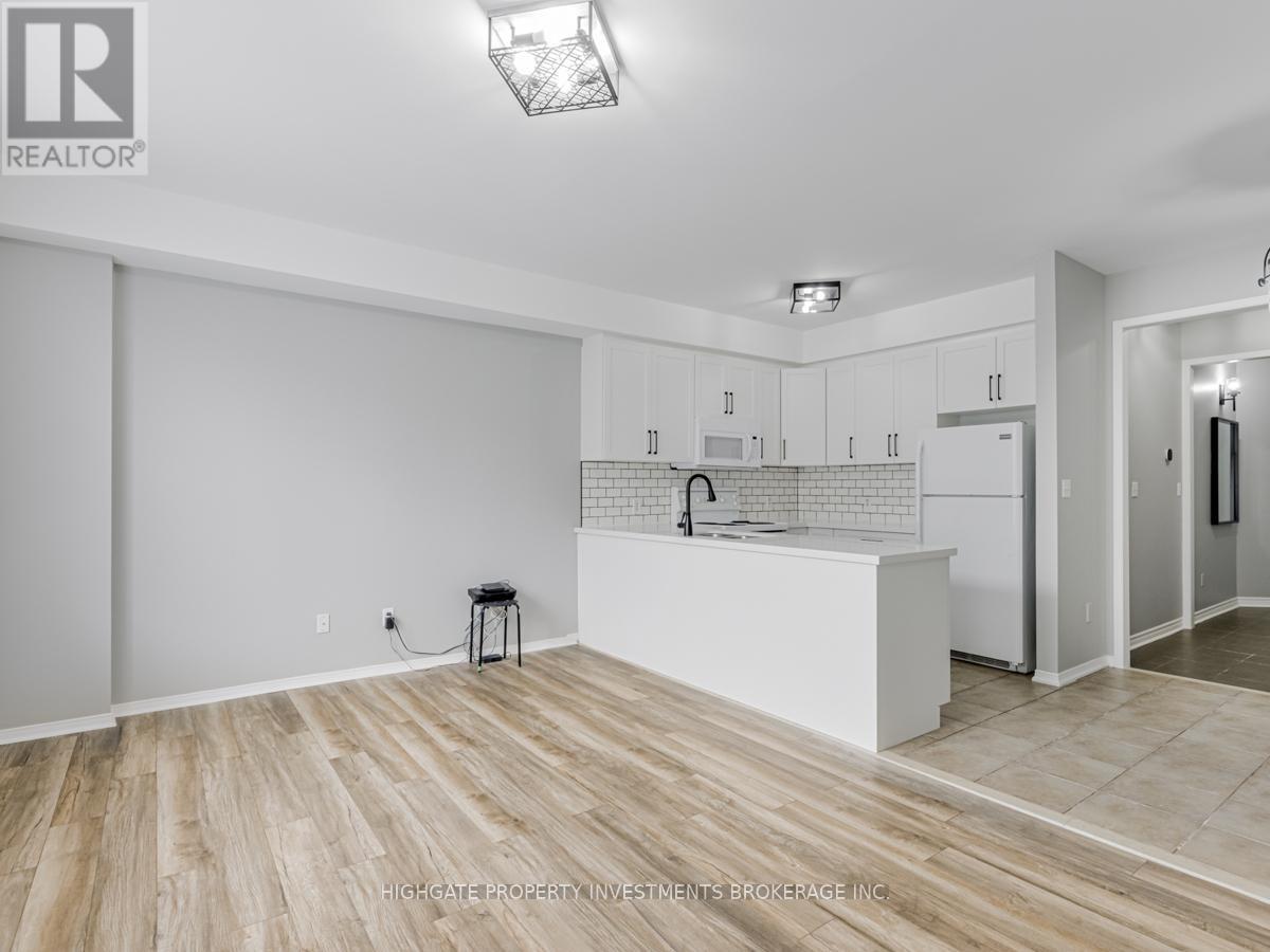 Upper - 13 Herzberg Gardens, Toronto, Ontario  M3J 3P5 - Photo 11 - W12888630