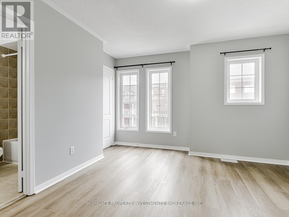 Upper - 13 Herzberg Gardens, Toronto, Ontario  M3J 3P5 - Photo 13 - W12888630