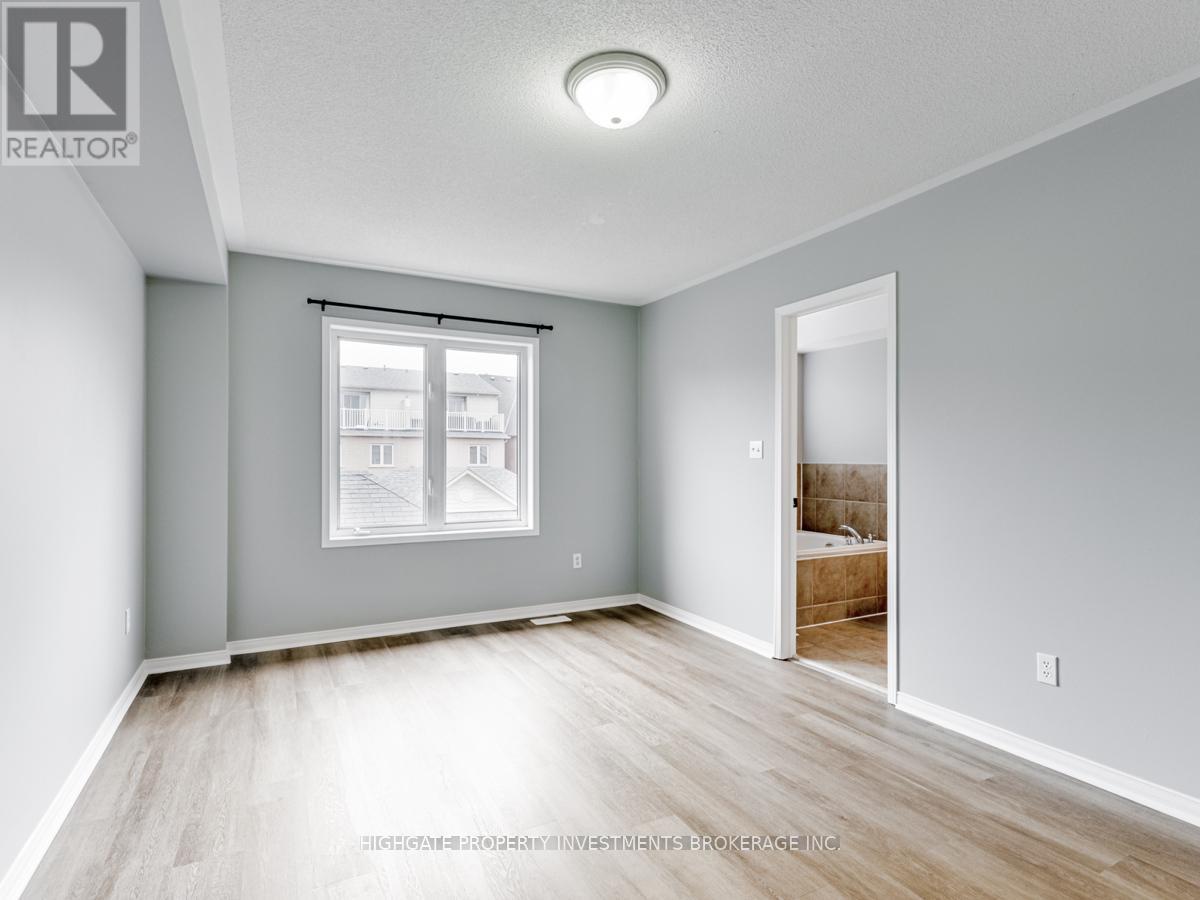 Upper - 13 Herzberg Gardens, Toronto, Ontario  M3J 3P5 - Photo 19 - W12888630