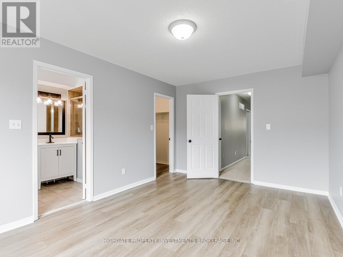 Upper - 13 Herzberg Gardens, Toronto, Ontario  M3J 3P5 - Photo 21 - W12888630