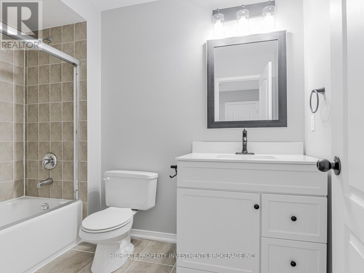 Upper - 13 Herzberg Gardens, Toronto, Ontario  M3J 3P5 - Photo 29 - W12888630