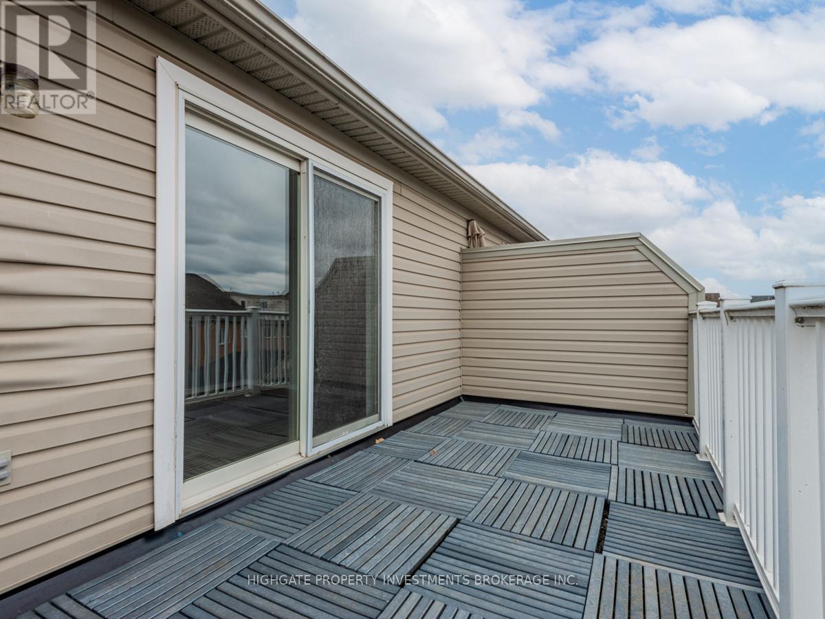 Upper - 13 Herzberg Gardens, Toronto, Ontario  M3J 3P5 - Photo 32 - W12888630