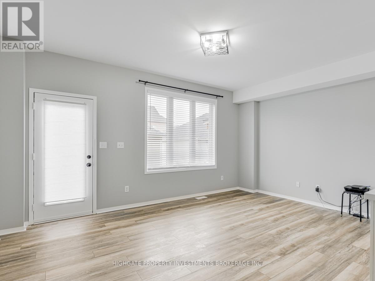 Upper - 13 Herzberg Gardens, Toronto, Ontario  M3J 3P5 - Photo 9 - W12888630