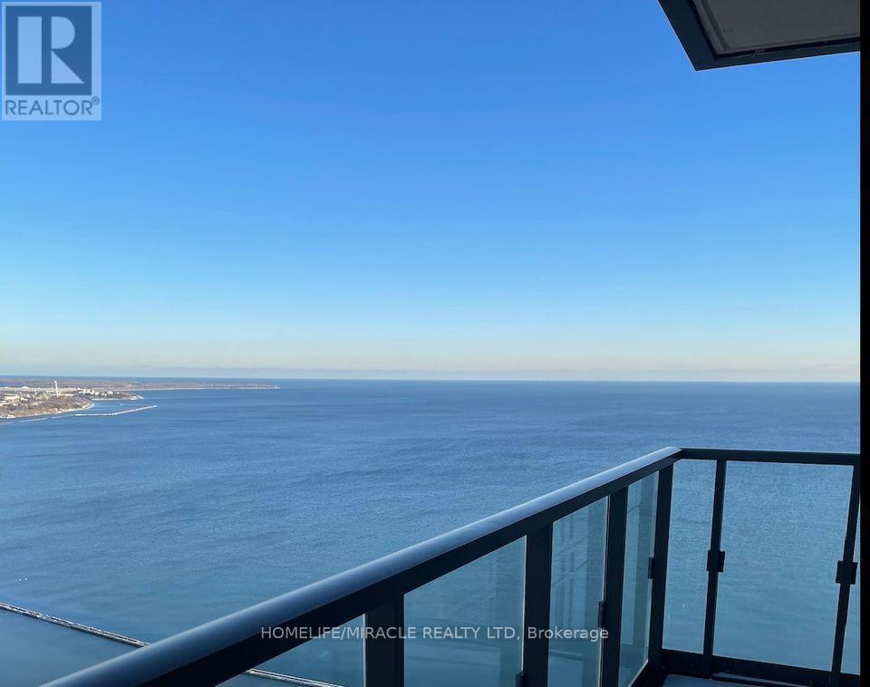 <div class="slider-price">$670,000</div><p>4105 - 1928 Lake Shore Boulevard W, Toronto, Ontario</p>