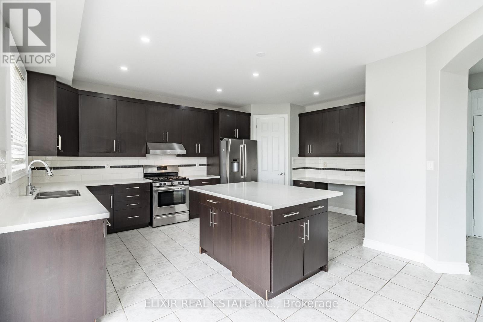 40 Personna Circle, Brampton, Ontario  L6X 0P1 - Photo 10 - W12888712