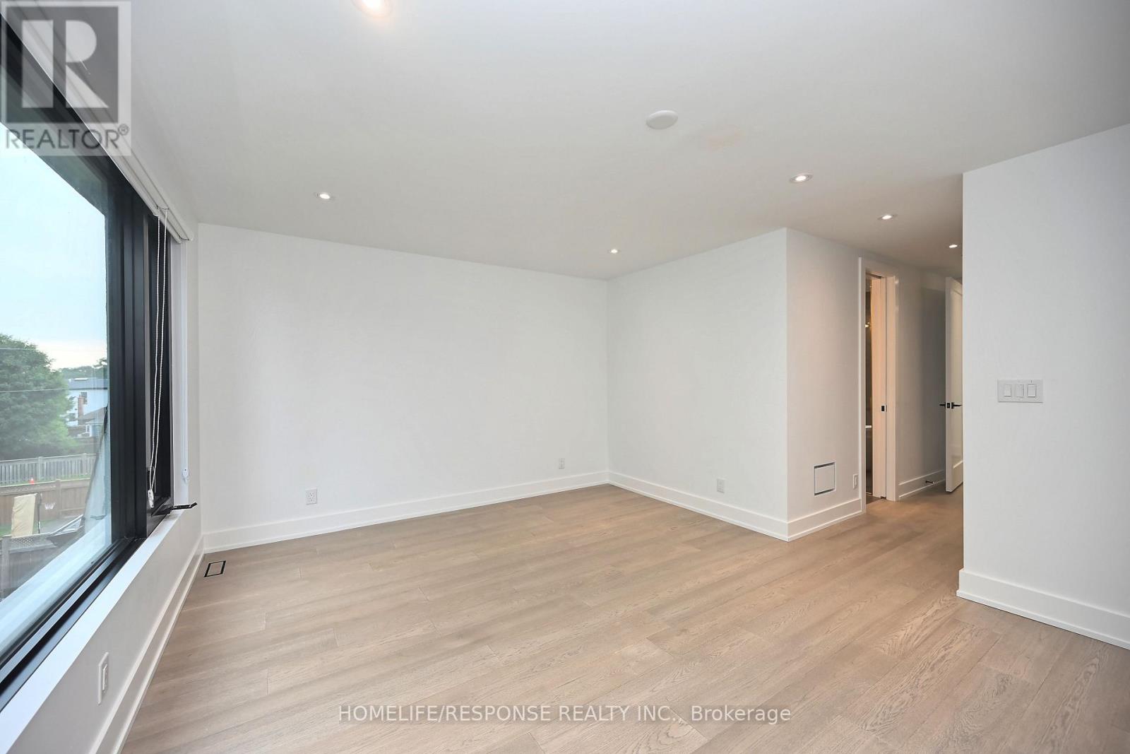 17a Pine Avenue N, Mississauga, Ontario  L5H 2P9 - Photo 20 - W12888714