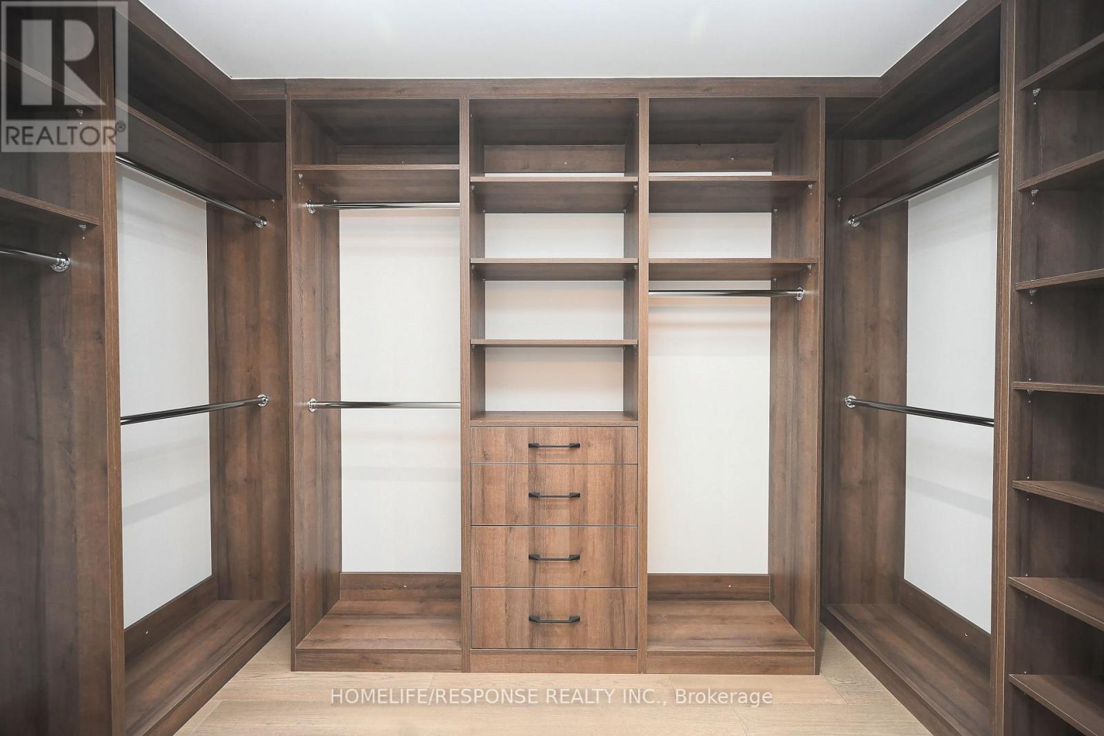 17a Pine Avenue N, Mississauga, Ontario  L5H 2P9 - Photo 22 - W12888714