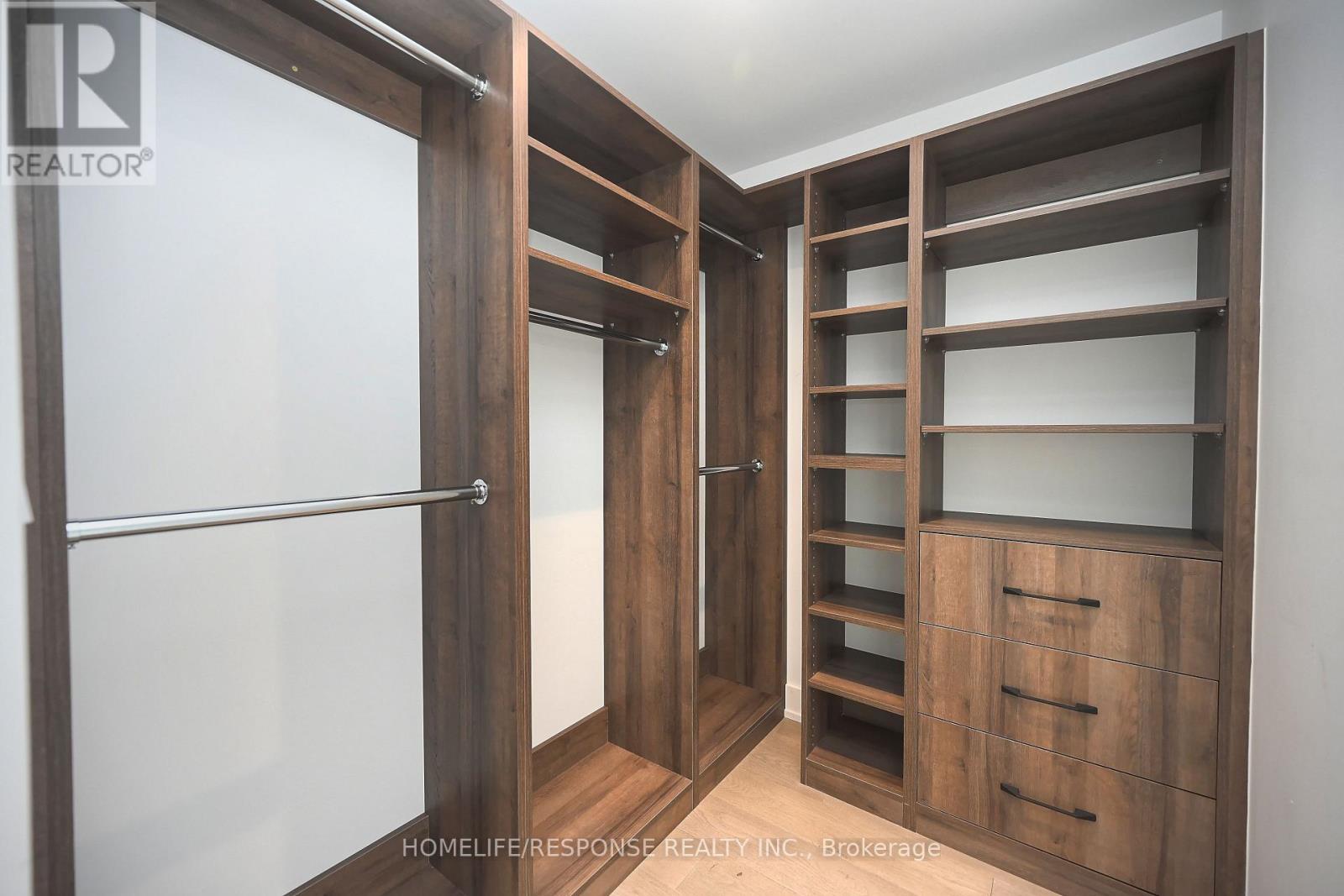 17a Pine Avenue N, Mississauga, Ontario  L5H 2P9 - Photo 25 - W12888714