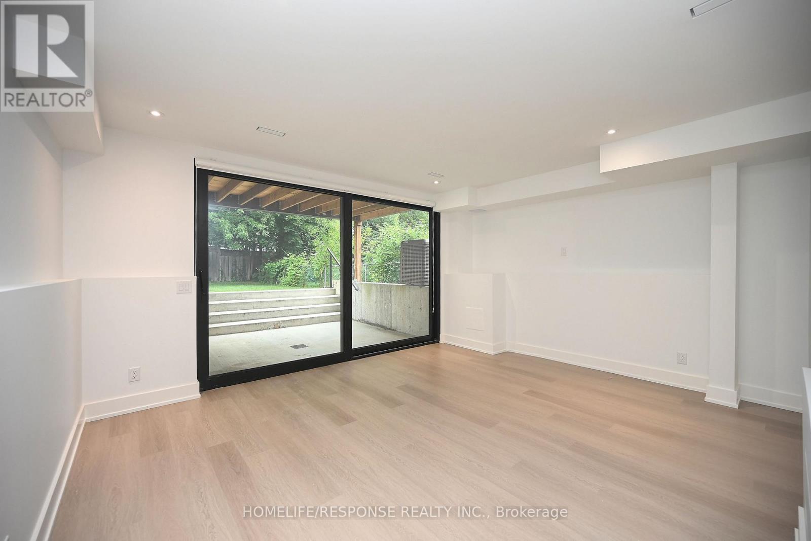 17a Pine Avenue N, Mississauga, Ontario  L5H 2P9 - Photo 33 - W12888714