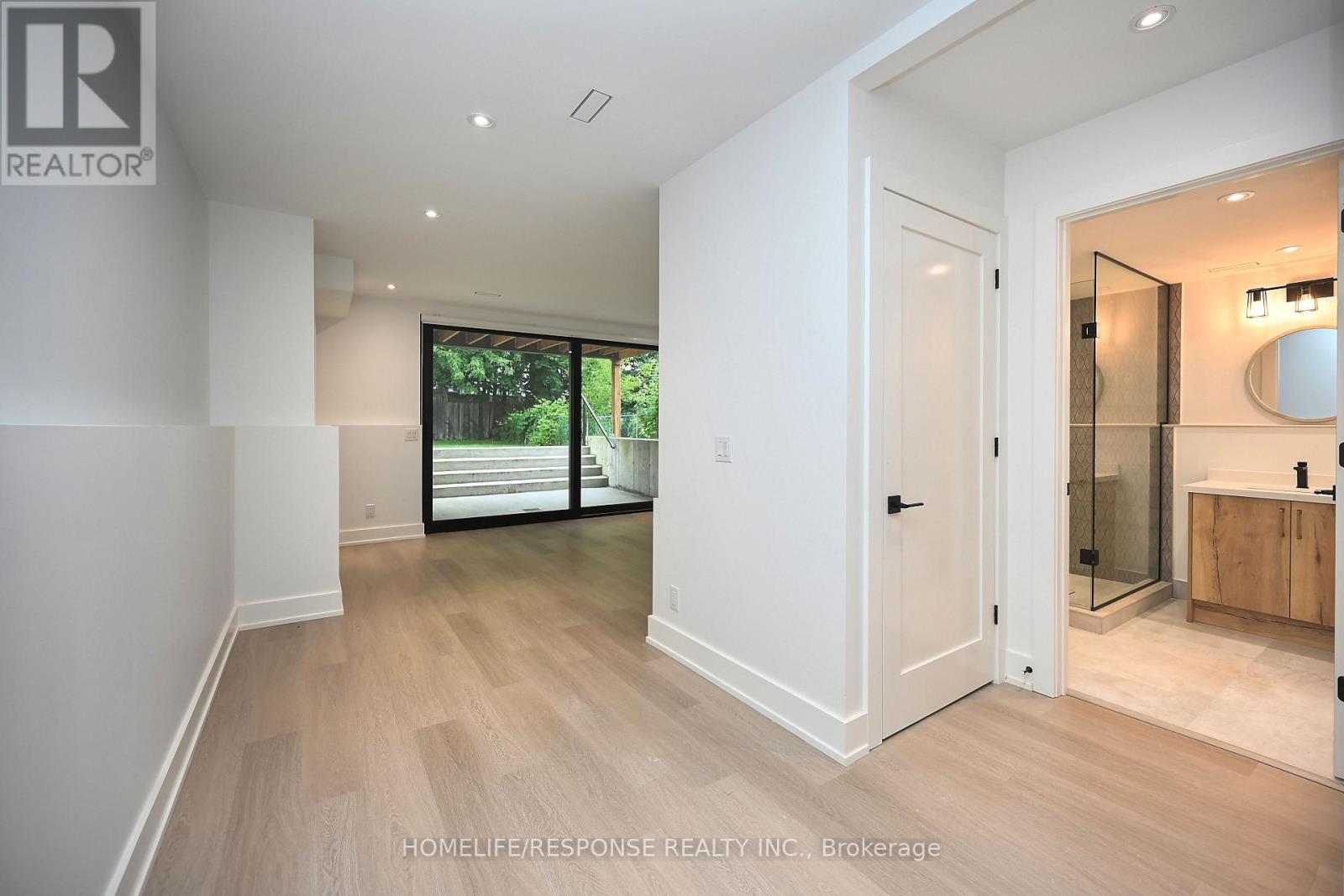 17a Pine Avenue N, Mississauga, Ontario  L5H 2P9 - Photo 36 - W12888714