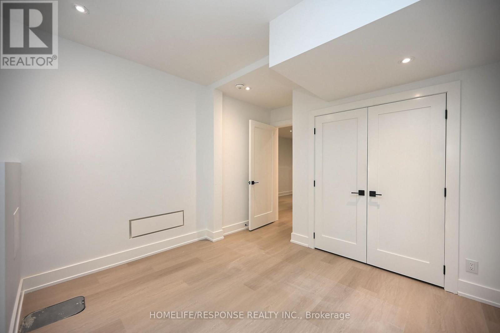 17a Pine Avenue N, Mississauga, Ontario  L5H 2P9 - Photo 38 - W12888714