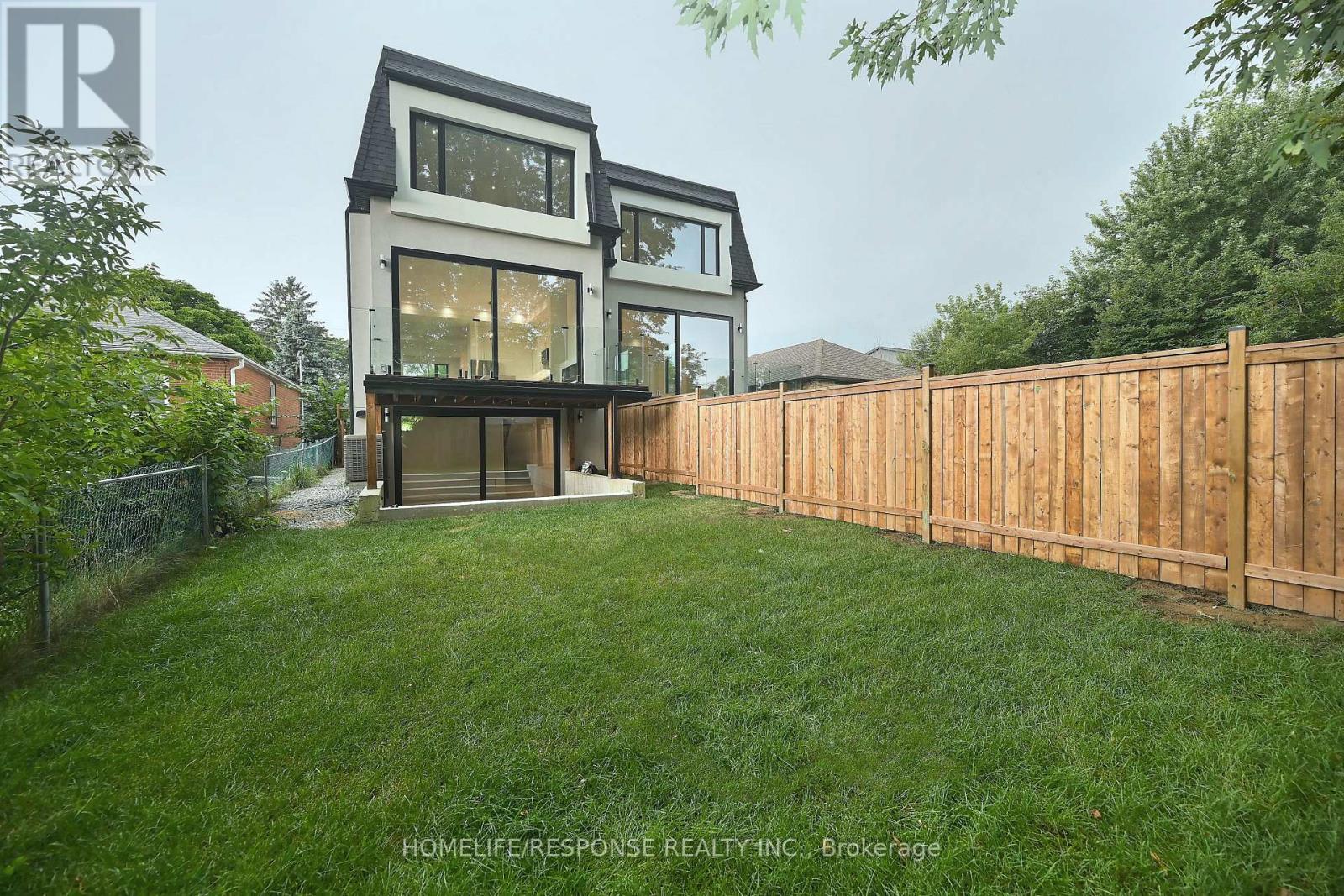 17a Pine Avenue N, Mississauga, Ontario  L5H 2P9 - Photo 39 - W12888714
