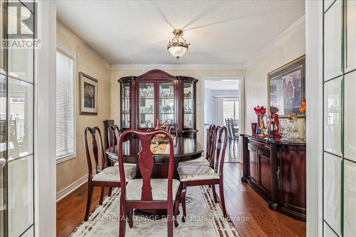 3561 Old Orchard Park Drive, Mississauga (Fairview), Ontario  L5B 4E3 - Photo 15 - W12888716