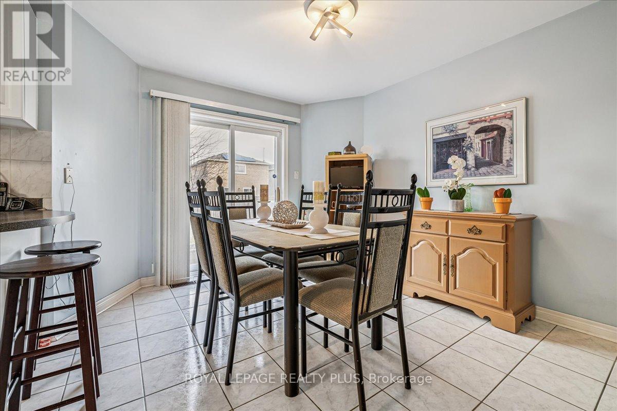 3561 Old Orchard Park Drive, Mississauga (Fairview), Ontario  L5B 4E3 - Photo 19 - W12888716