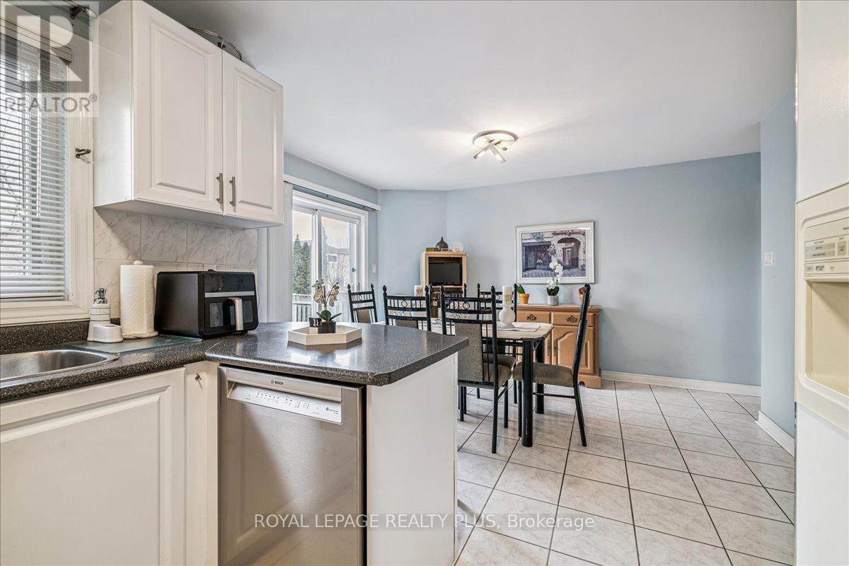 3561 Old Orchard Park Drive, Mississauga (Fairview), Ontario  L5B 4E3 - Photo 20 - W12888716