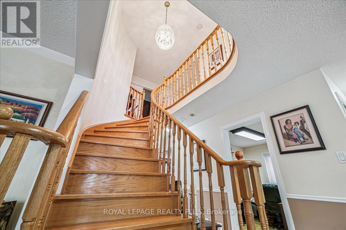 3561 Old Orchard Park Drive, Mississauga (Fairview), Ontario  L5B 4E3 - Photo 25 - W12888716