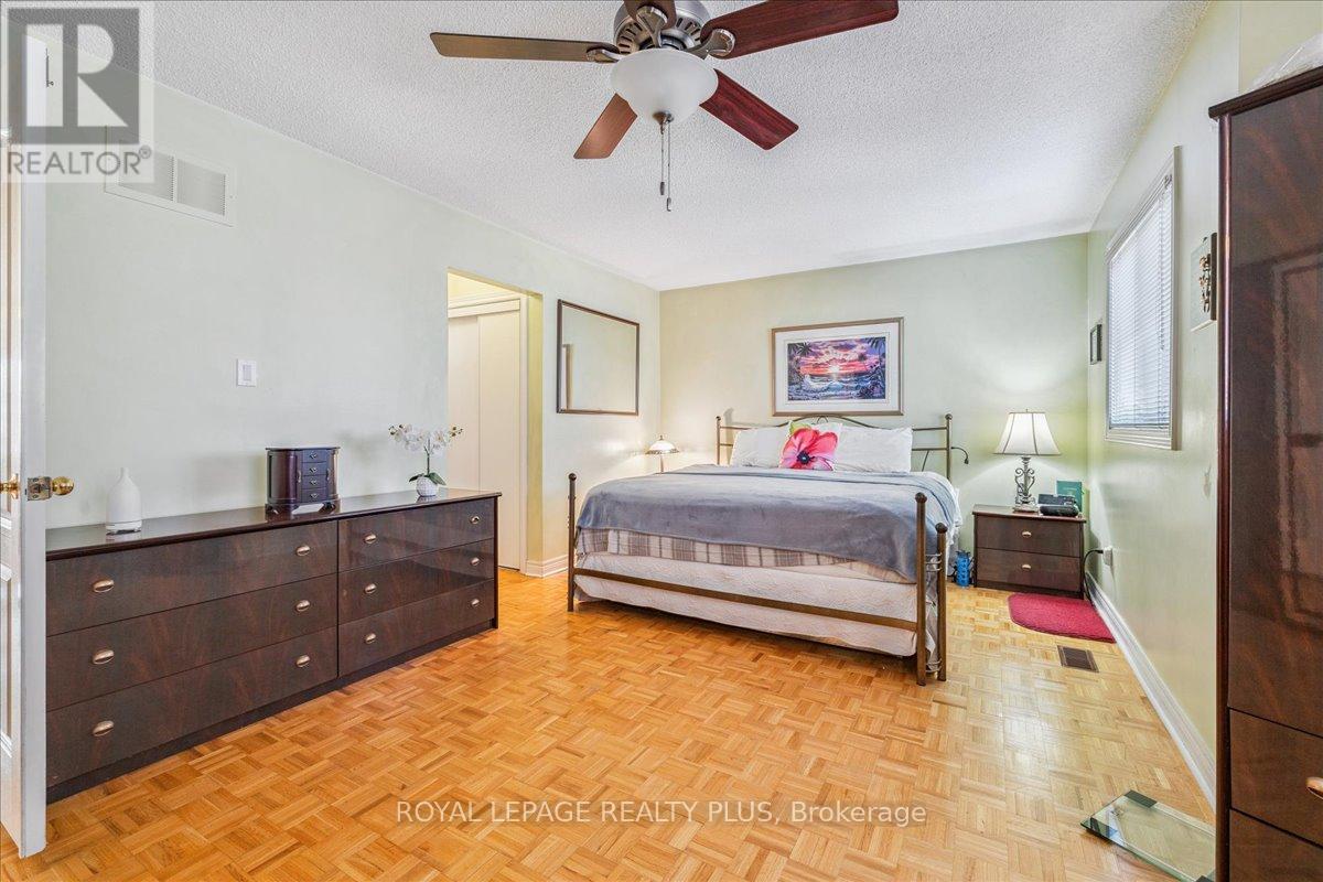 3561 Old Orchard Park Drive, Mississauga (Fairview), Ontario  L5B 4E3 - Photo 29 - W12888716