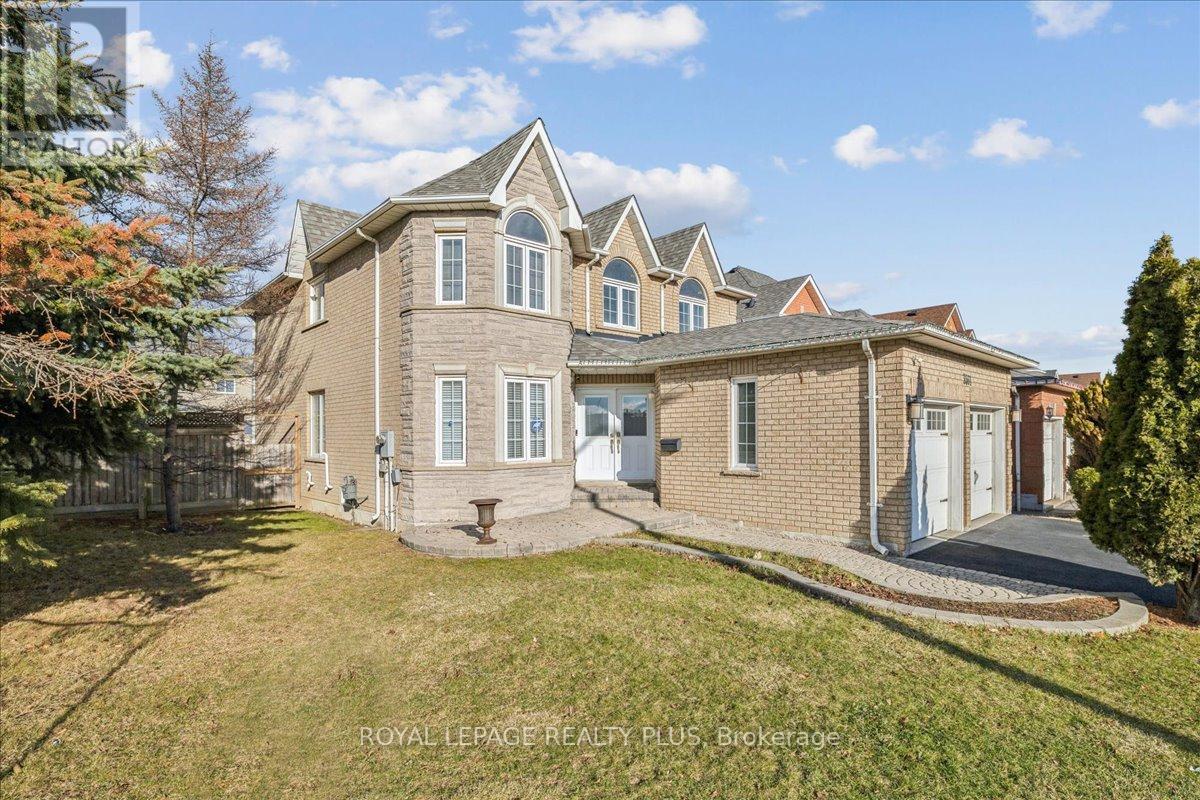 3561 Old Orchard Park Drive, Mississauga (Fairview), Ontario  L5B 4E3 - Photo 3 - W12888716