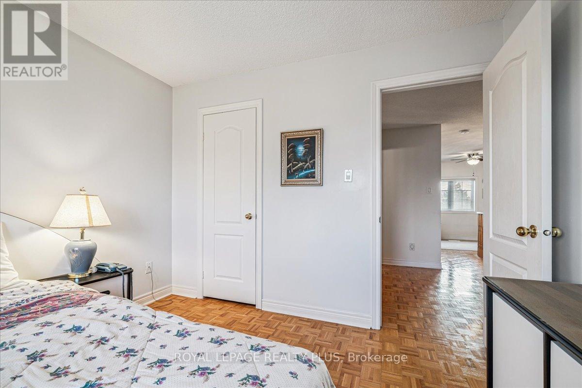 3561 Old Orchard Park Drive, Mississauga (Fairview), Ontario  L5B 4E3 - Photo 37 - W12888716