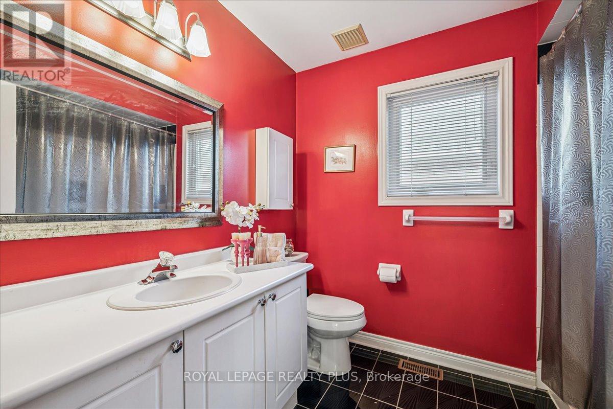 3561 Old Orchard Park Drive, Mississauga (Fairview), Ontario  L5B 4E3 - Photo 40 - W12888716