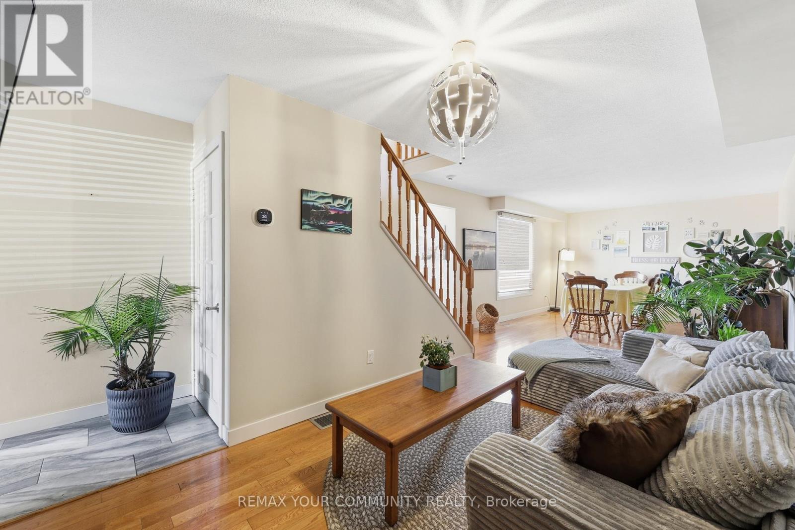 1431 Nesdale Court, Mississauga, Ontario  L5J 4M1 - Photo 10 - W12888734