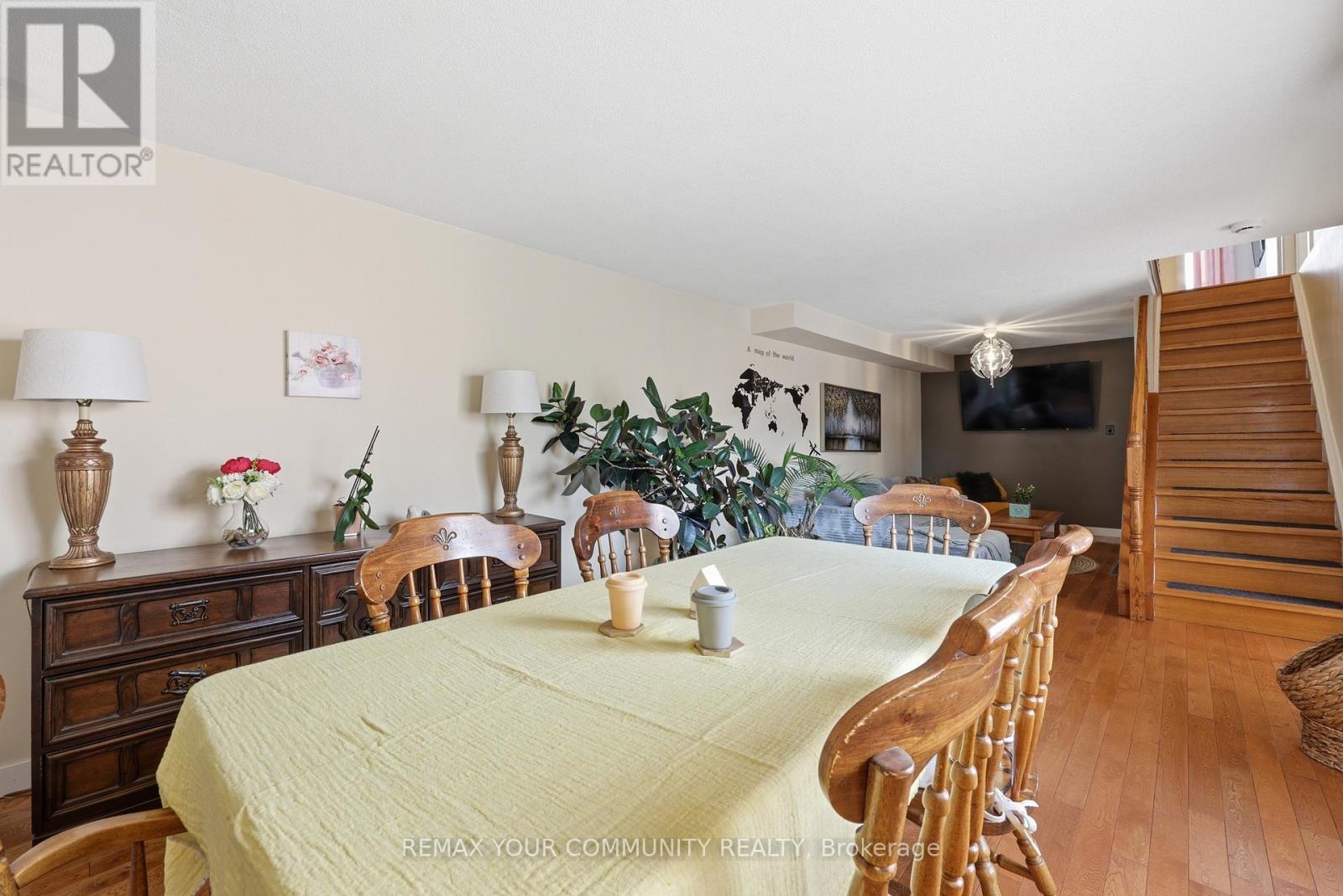 1431 Nesdale Court, Mississauga, Ontario  L5J 4M1 - Photo 11 - W12888734