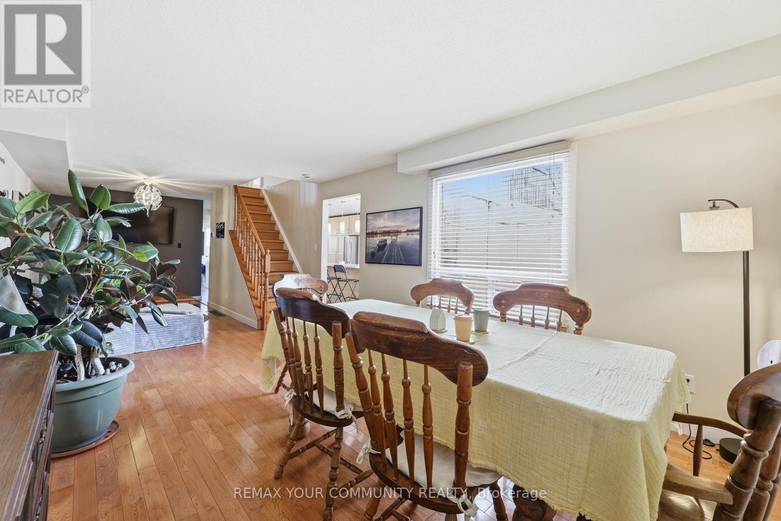 1431 Nesdale Court, Mississauga, Ontario  L5J 4M1 - Photo 12 - W12888734