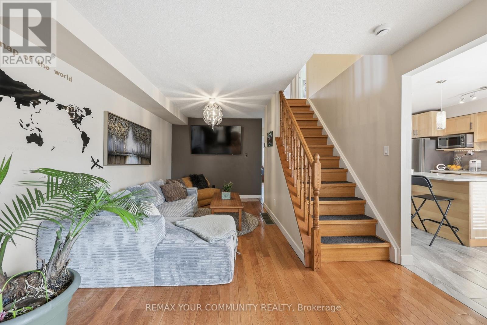 1431 Nesdale Court, Mississauga, Ontario  L5J 4M1 - Photo 13 - W12888734