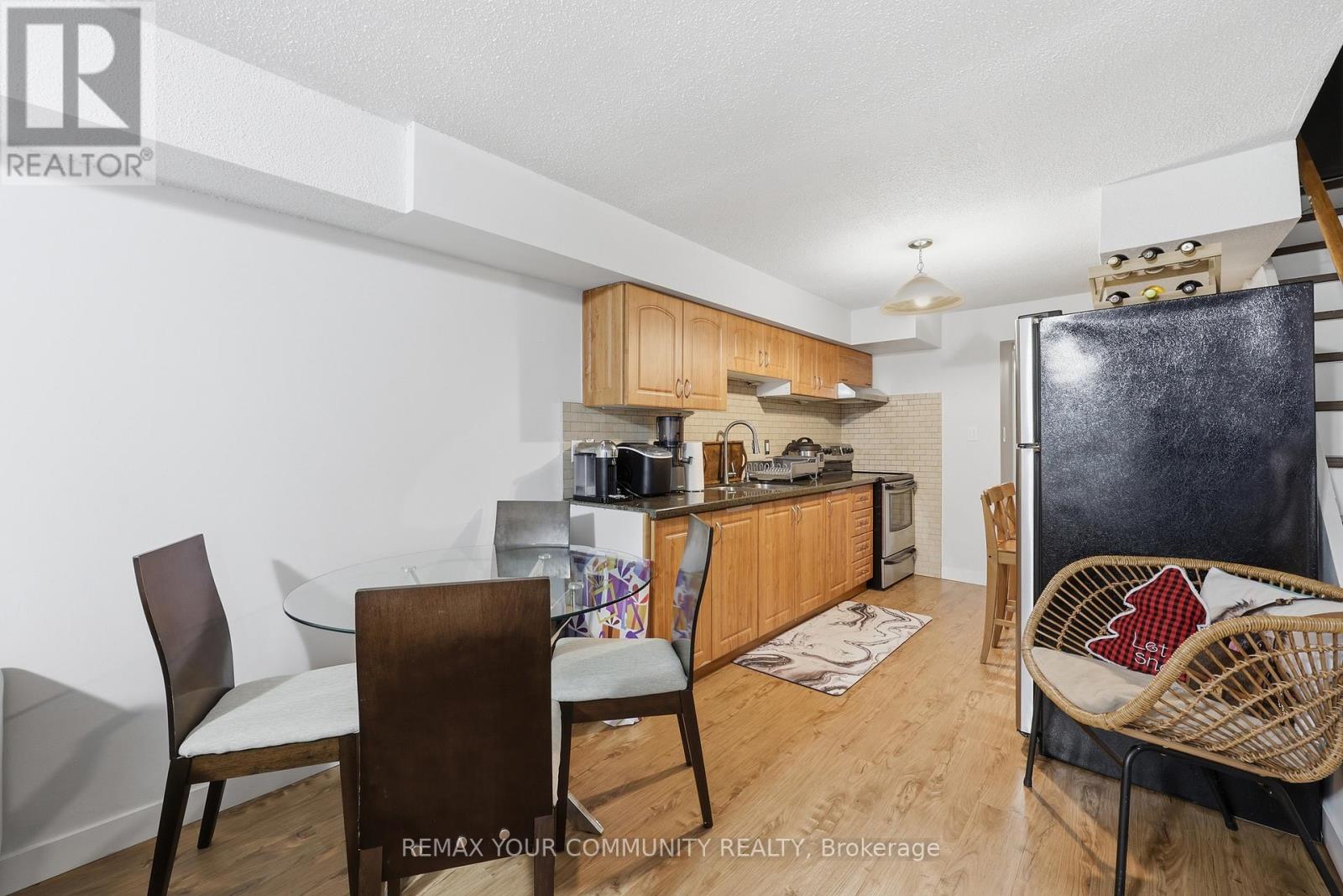 1431 Nesdale Court, Mississauga, Ontario  L5J 4M1 - Photo 33 - W12888734