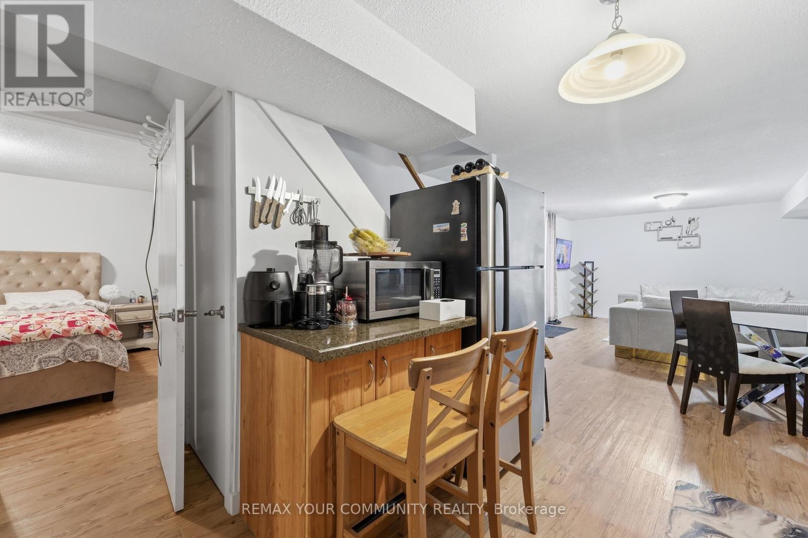 1431 Nesdale Court, Mississauga, Ontario  L5J 4M1 - Photo 35 - W12888734