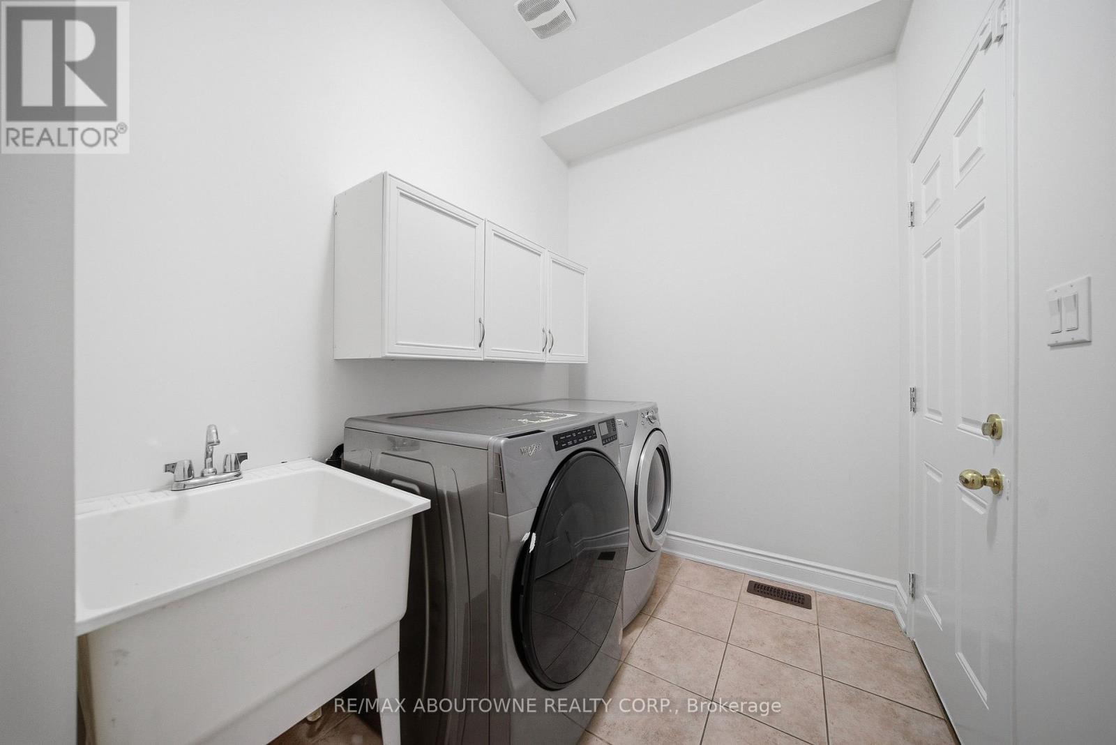 897 Stoutt Crescent, Milton, Ontario  L9T 7R1 - Photo 11 - W12888768