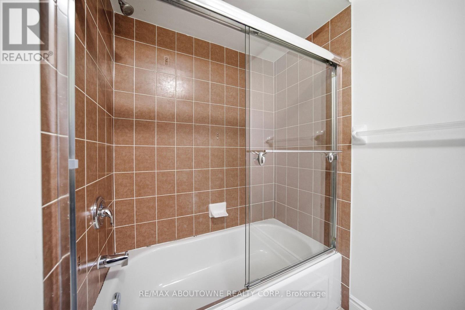 897 Stoutt Crescent, Milton, Ontario  L9T 7R1 - Photo 19 - W12888768