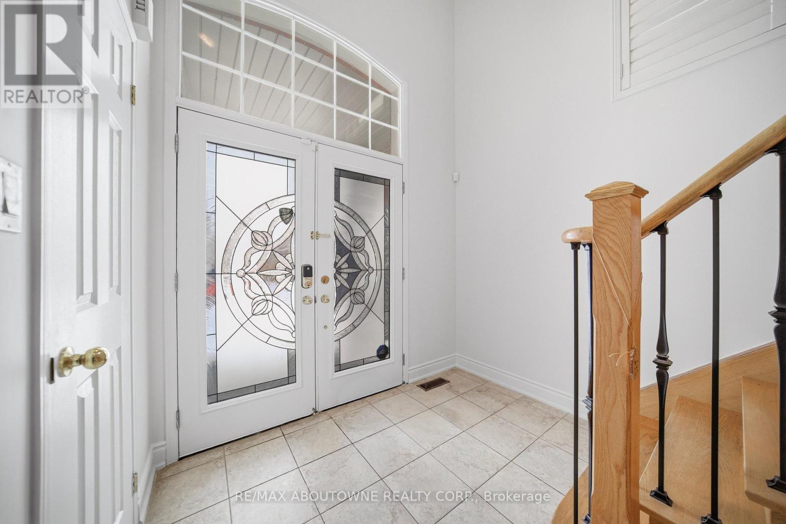 897 Stoutt Crescent, Milton, Ontario  L9T 7R1 - Photo 2 - W12888768