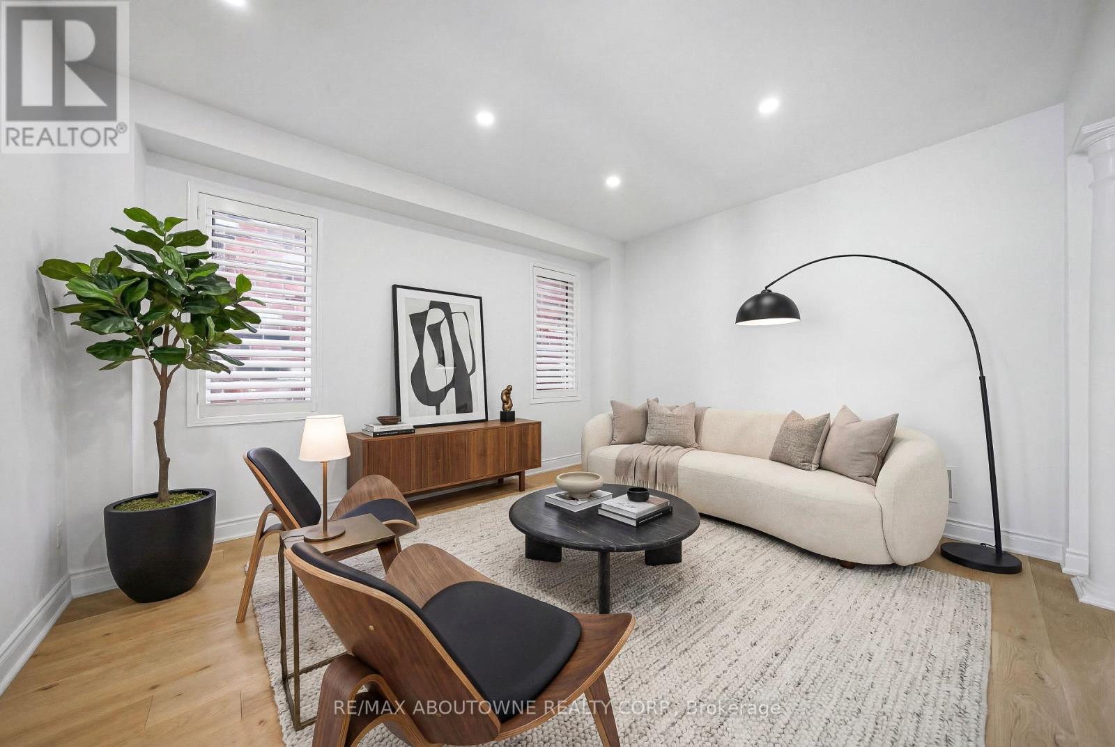 897 Stoutt Crescent, Milton, Ontario  L9T 7R1 - Photo 5 - W12888768