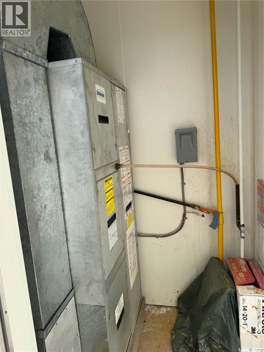 101 226 3rd Avenue W, Assiniboia, Saskatchewan  S0H 3R0 - Photo 25 - SK030530