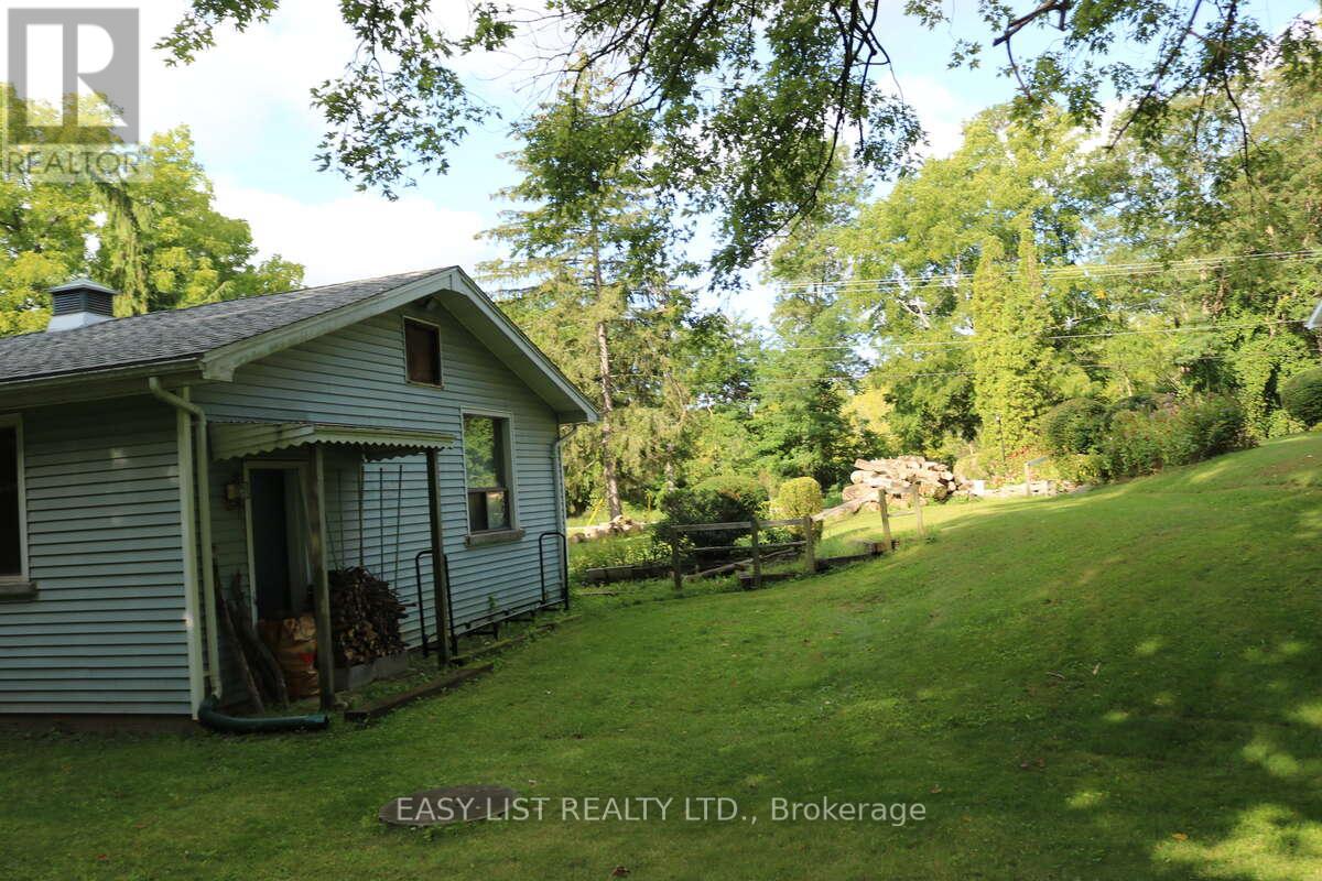 1109 Effingham Street, Pelham, Ontario  L0S 1C0 - Photo 13 - X12888636