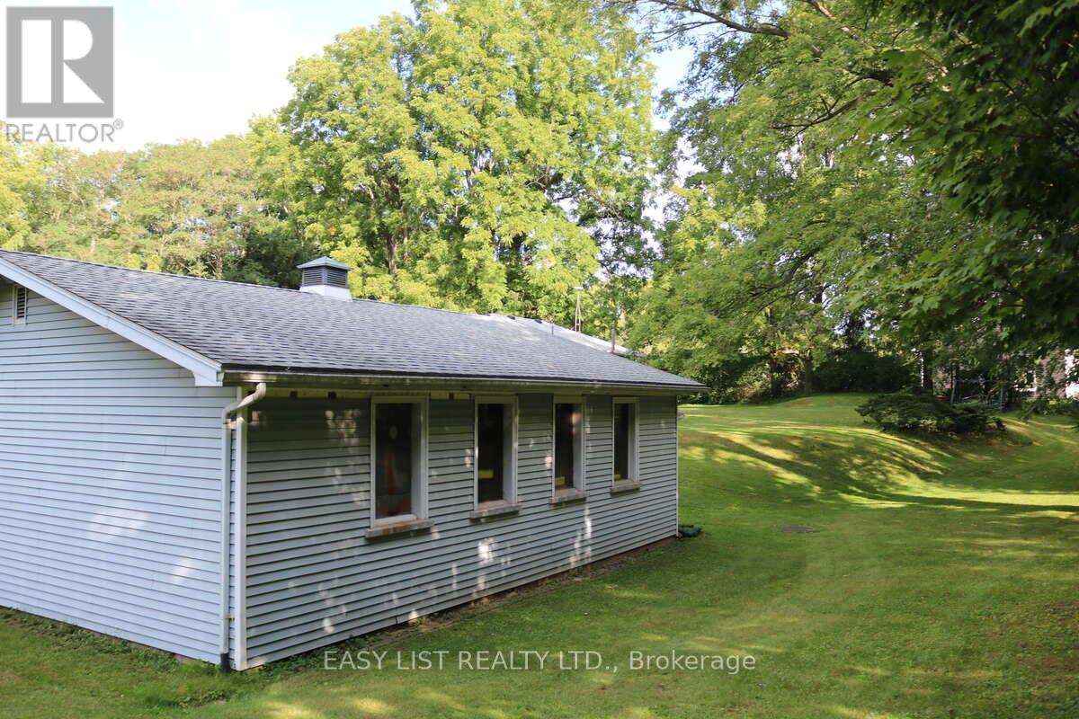 1109 Effingham Street, Pelham, Ontario  L0S 1C0 - Photo 14 - X12888636