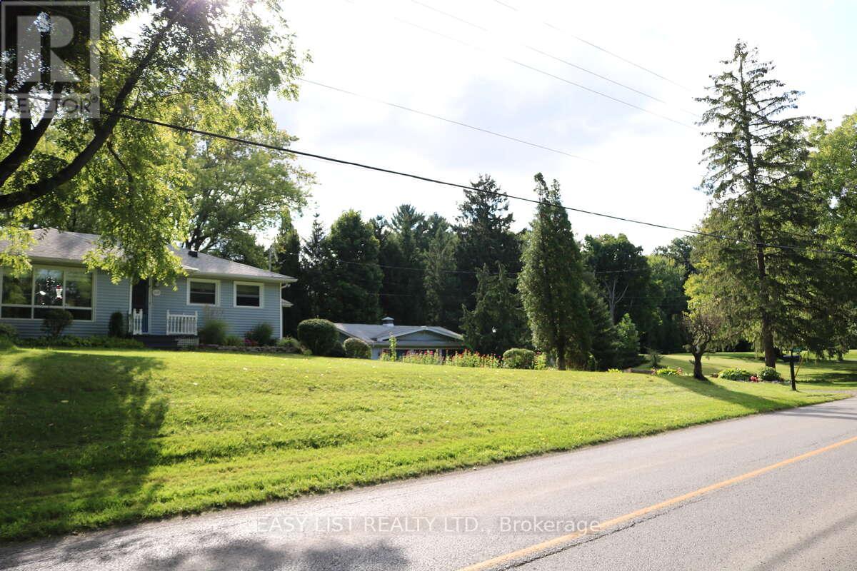 1109 Effingham Street, Pelham, Ontario  L0S 1C0 - Photo 2 - X12888636