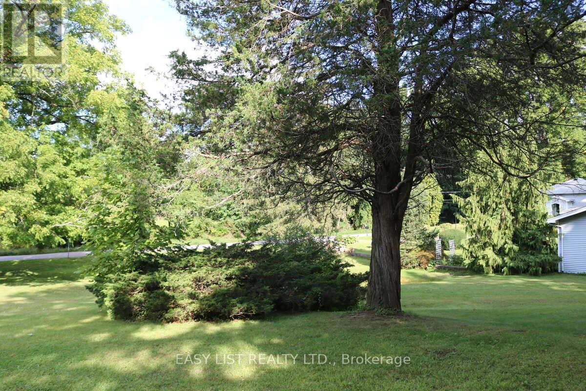 1109 Effingham Street, Pelham, Ontario  L0S 1C0 - Photo 24 - X12888636