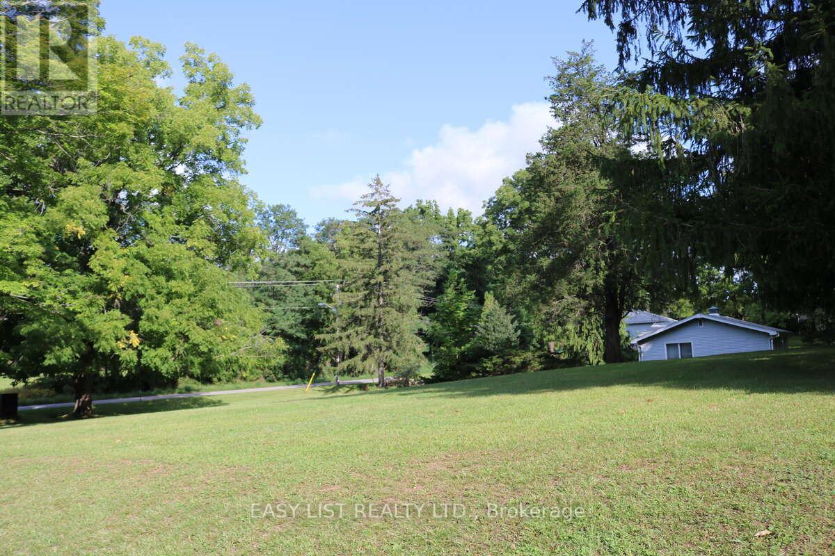 1109 Effingham Street, Pelham, Ontario  L0S 1C0 - Photo 25 - X12888636