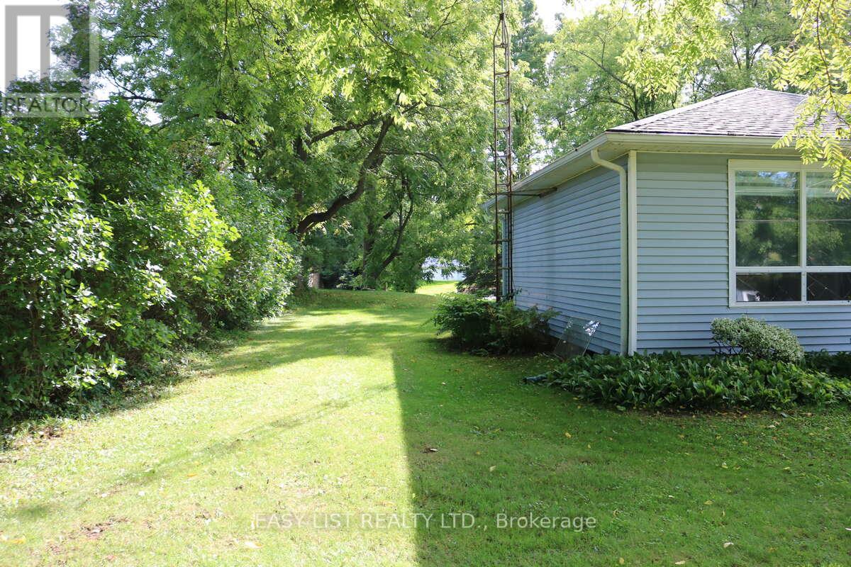 1109 Effingham Street, Pelham, Ontario  L0S 1C0 - Photo 5 - X12888636