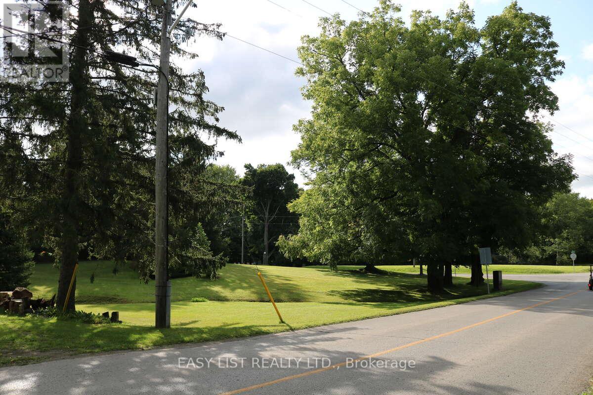 1109 Effingham Street, Pelham, Ontario  L0S 1C0 - Photo 6 - X12888636