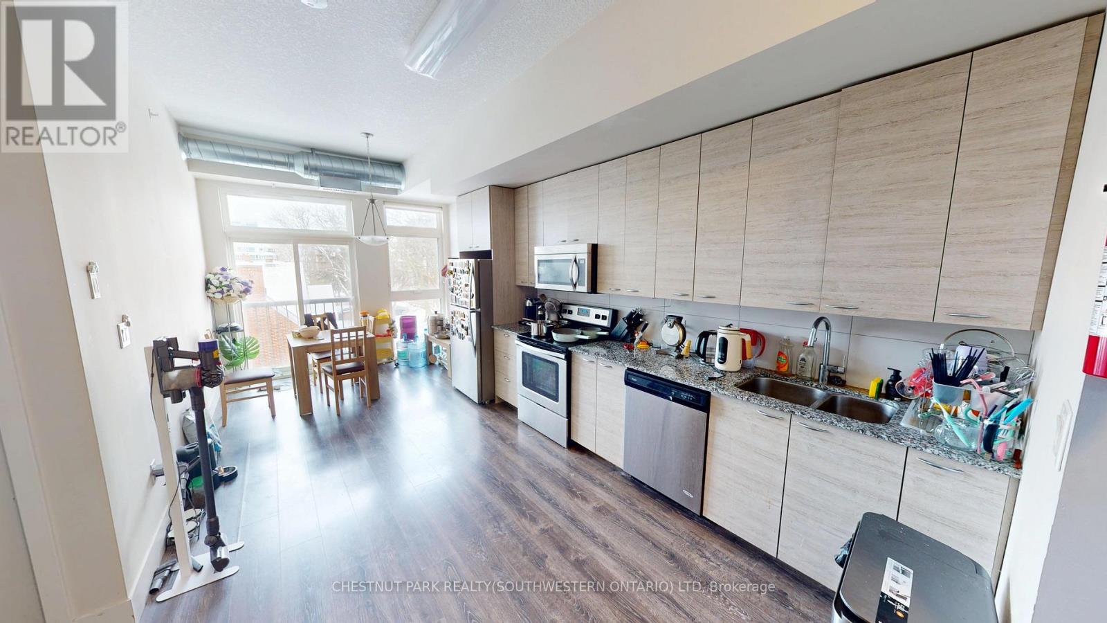 216 - 253 Albert Street, Waterloo, Ontario  N2L 0G3 - Photo 4 - X12888750