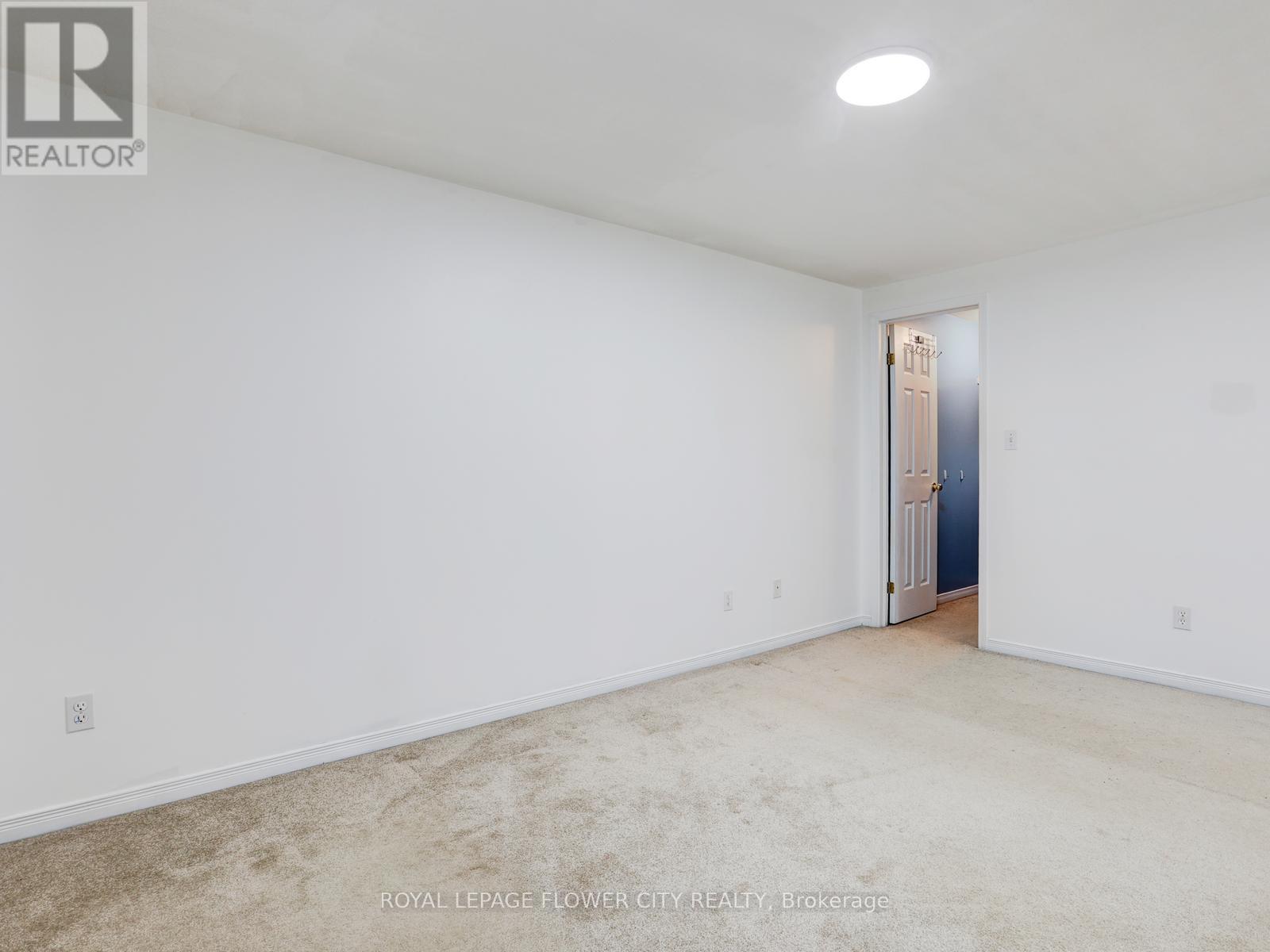 128 Donnenwerth Drive, Kitchener, Ontario N2E 4C8 - Photo 35 - X12824908