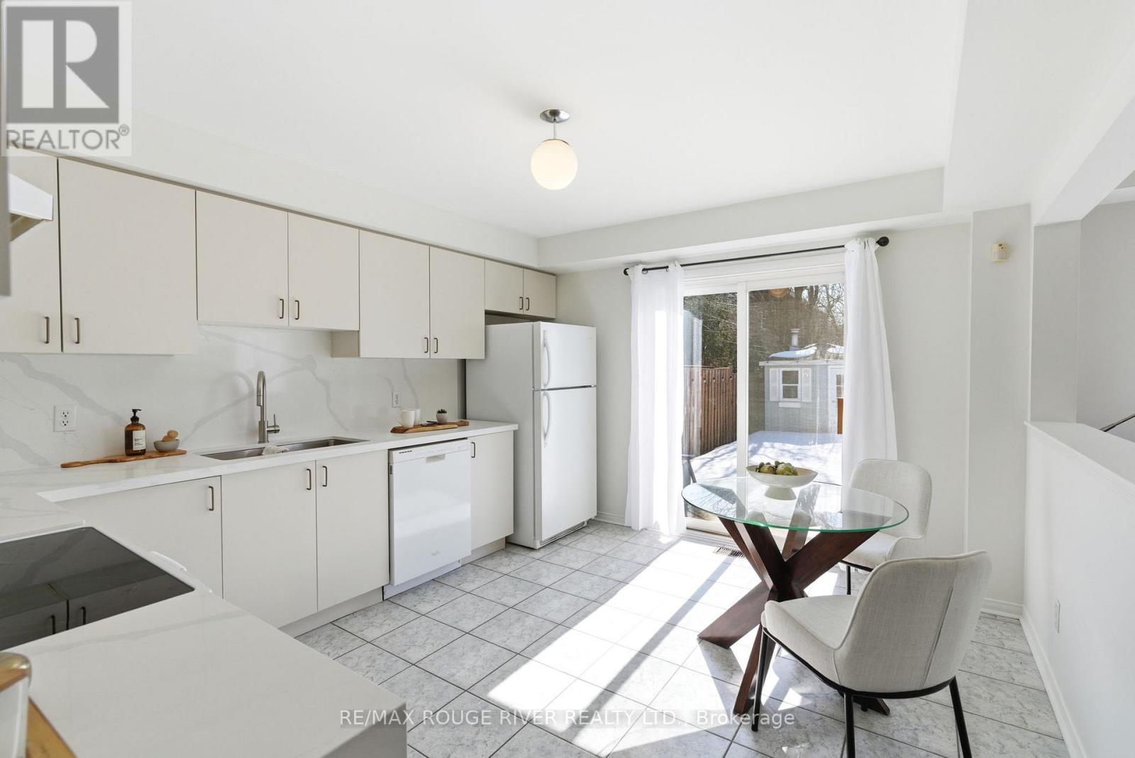 82 Havenwood Place, Whitby, Ontario  L1N 9V7 - Photo 12 - E12888826