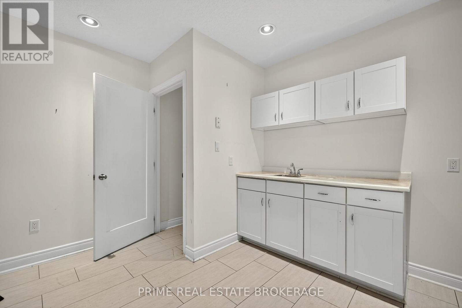 281 Oxford Street E, London East, Ontario  N6H 5L2 - Photo 18 - X12888812