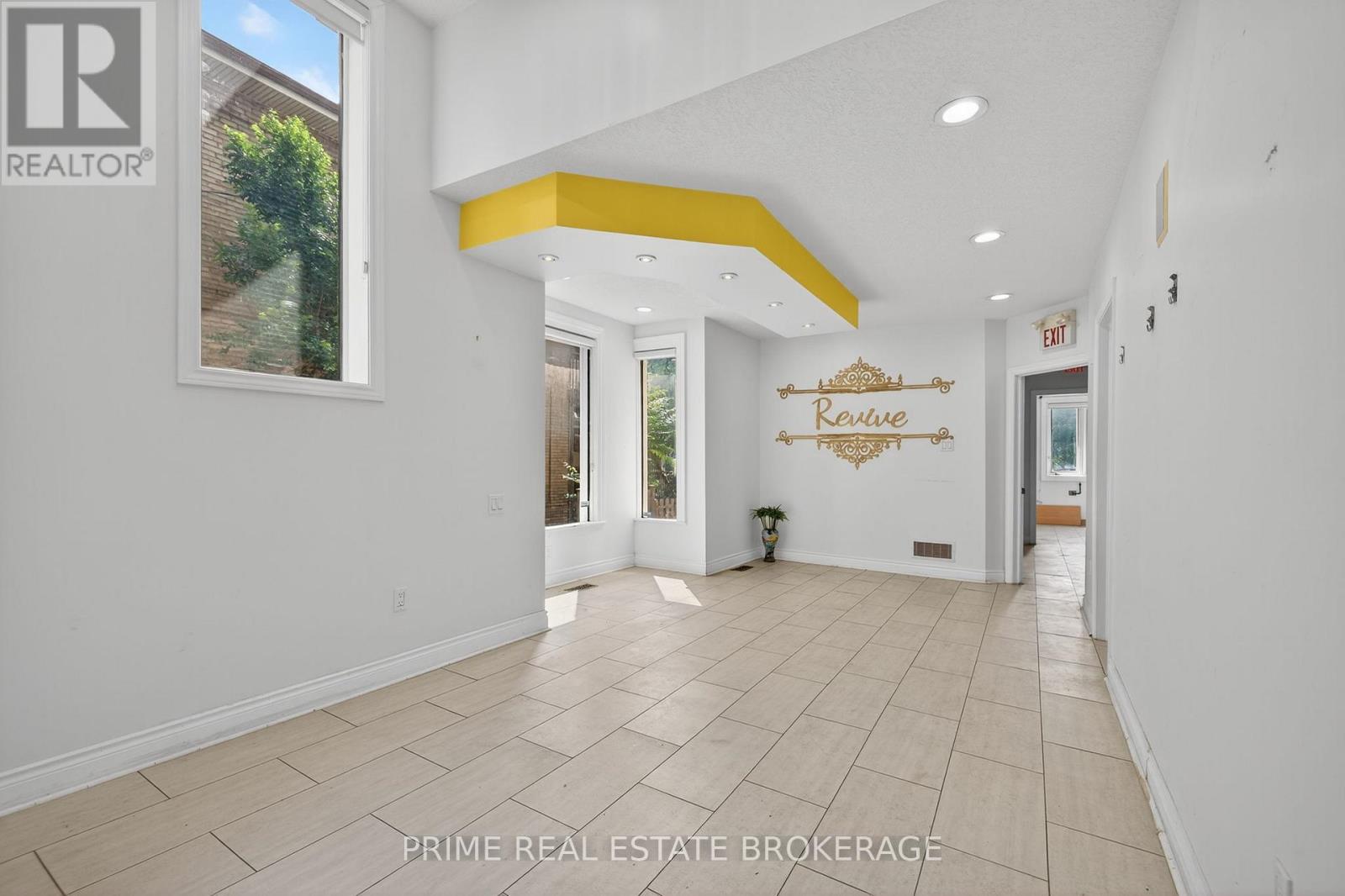 281 Oxford Street E, London East, Ontario  N6H 5L2 - Photo 4 - X12888812